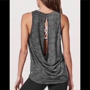 Lulu low key tank sz 12 cream/black